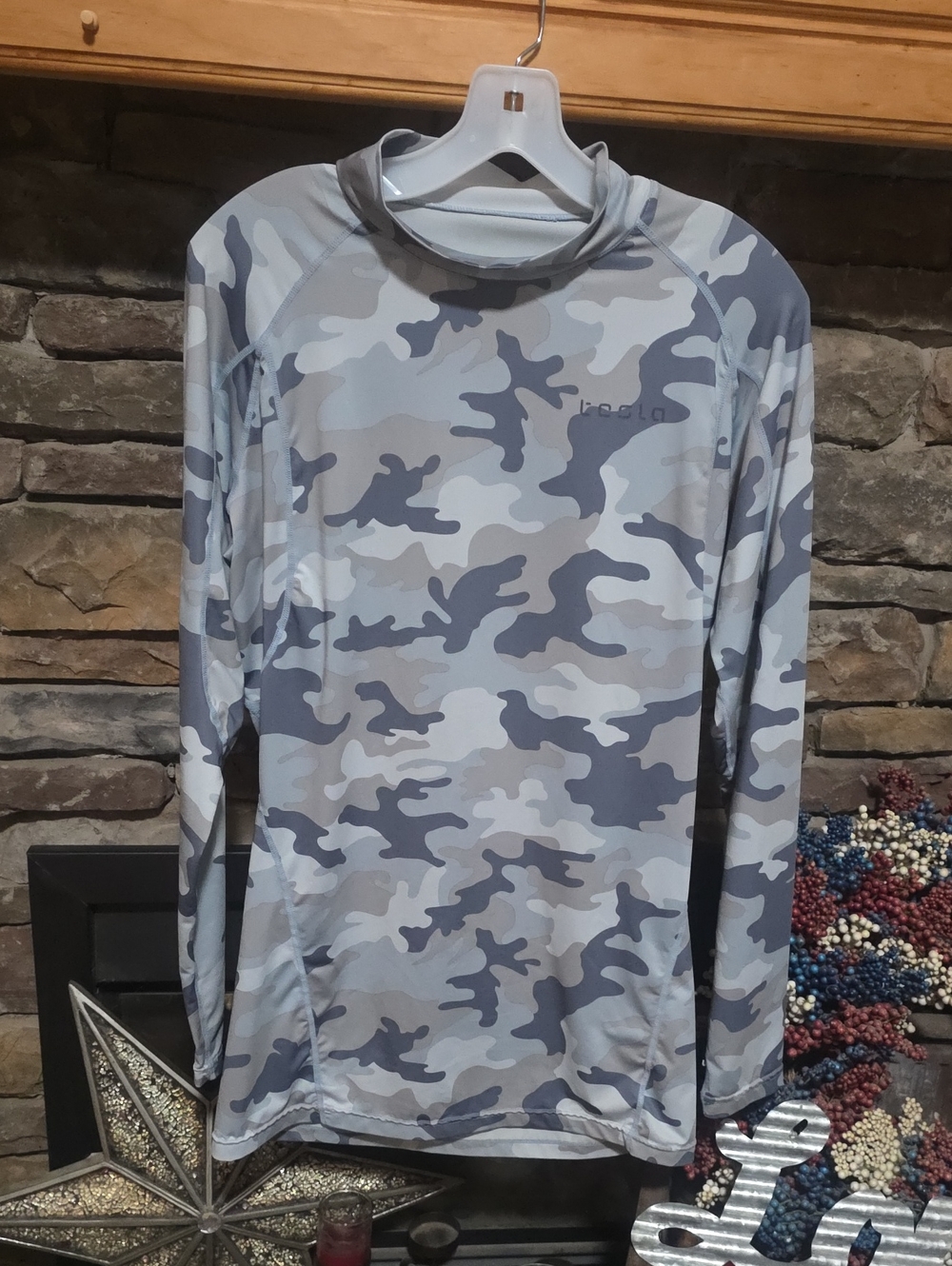 Tesla Fitted Stretch Top Sz XL- 3XL